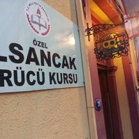 รูปภาพถ่ายที่ Alsancak Sürücü Kursu โดย Alsancak Sürücü Kursu เมื่อ 5/16/2015