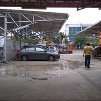 Photo taken at Autoglitz-complete auto care by Endang S. on 1/26/2013