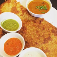 Das Foto wurde bei Tanjore: South Indian Restaurant von Mirvettium am 7/6/2015 aufgenommen