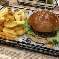 2/29/2020 tarihinde CihanMerveArık.ziyaretçi tarafından Burger Mood'de çekilen fotoğraf