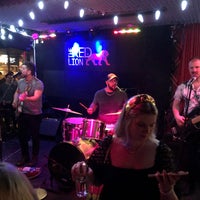 Photo taken at The Red Lion by Charlotte J. on 5/21/2022