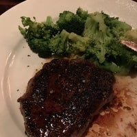 Photo taken at LongHorn Steakhouse by Ron C. on 1/18/2018