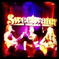 Foto diambil di Sweetwater Music Hall oleh Kouros M. pada 3/24/2013