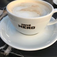Photo taken at Caffè Nero by İlolet V. on 12/17/2017