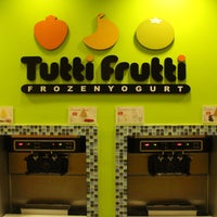 9/18/2014 tarihinde Tutti Frutti Pinecrestziyaretçi tarafından Tutti Frutti Pinecrest'de çekilen fotoğraf