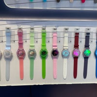 รูปภาพถ่ายที่ Swatch โดย Dawn M. เมื่อ 7/21/2021