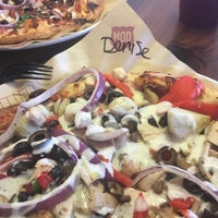 2/9/2017 tarihinde B@H@ziyaretçi tarafından Mod Pizza'de çekilen fotoğraf