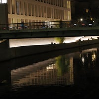 Photo taken at Rathausbrücke by StarPeak on 10/17/2022