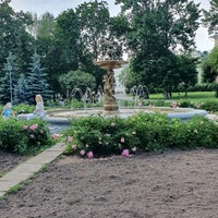 Photo taken at Leninskiy Garden by Наталья on 6/13/2021