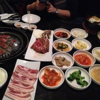 Das Foto wurde bei Tozi Korean B.B.Q. Restaurant von Teresa am 2/23/2015 aufgenommen