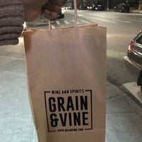 รูปภาพถ่ายที่ Grain &amp;amp; Vine โดย JOE เมื่อ 1/7/2017