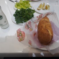 Photo taken at Mersin Et Tantuni by VoLKaN A. on 4/20/2019