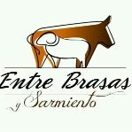 Снимок сделан в Entre Brasas y Sarmiento пользователем Entre Brasas y Sarmiento 5/9/2014