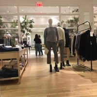 Photo taken at Club Monaco by Christopher H. on 12/3/2018