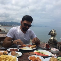 Foto diambil di Medcezir Restaurant oleh Murat H. pada 8/15/2019