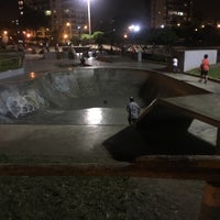 Das Foto wurde bei Skate Park de Miraflores von Lenin am 3/19/2017 aufgenommen