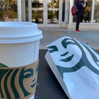 Photo taken at Starbucks by Mohammed✈️👨🏽‍✈️ on 1/24/2022