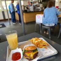 Photo taken at Super Duper Burger by Nazar B. on 6/15/2023