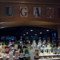 Снимок сделан в Dugans Pub And Grille пользователем Matthew S. 9/17/2012