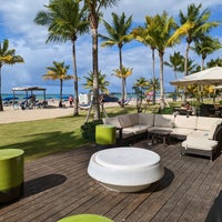 รูปภาพถ่ายที่ Sirena @ Courtyard by Marriott Isla Verde Beach Resort โดย Tanya V. เมื่อ 4/21/2022