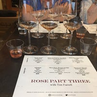 Das Foto wurde bei Brooklyn Wine Exchange von Sara S. am 7/8/2017 aufgenommen
