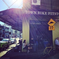 รูปภาพถ่ายที่ Town Bike Pitstop โดย Francesco P. เมื่อ 5/24/2014