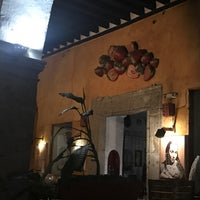 Foto diambil di La Fonda de San Miguel Arcangel oleh Lorena L. pada 2/17/2017