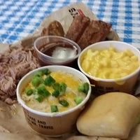 Photo taken at Dickey&amp;#39;s Barbecue Pit by Nelson N. on 2/27/2015