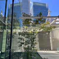 Photo taken at Four Seasons Hotel Tokyo at Marunouchi by Sultan. on 9/19/2023