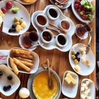 Photo taken at Baba Çınar Restaurant by -/!!👀$corpion-/👀!! on 7/30/2018