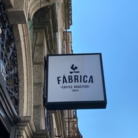 Foto tirada no(a) Fabrica Coffee Roasters por Humaid B. em 2/23/2020
