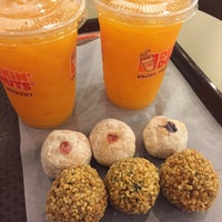 Photo taken at Dunkin&amp;#39; Donuts by Sign M. on 9/22/2016