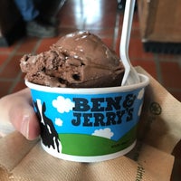 Photo taken at Ben &amp;amp; Jerry&amp;#39;s by に on 3/5/2017