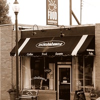 Das Foto wurde bei Munkabeans Kitchen &amp;amp; Coffeehouse von Munkabeans Kitchen &amp;amp; Coffeehouse am 5/13/2014 aufgenommen