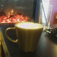 Das Foto wurde bei New York Coffee von Алиночка Е. am 4/12/2016 aufgenommen