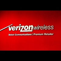 รูปภาพถ่ายที่ Verizon Authorized Retailer – Victra โดย Tyler H. เมื่อ 11/4/2012