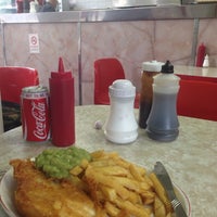 Foto tirada no(a) Kingfisher Fish and Chips por Sam E. em 7/23/2013