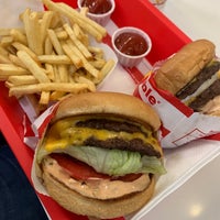 Photo taken at In-N-Out Burger by Alan O. on 5/2/2022