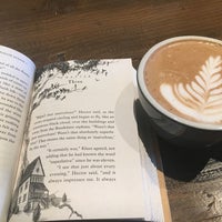 1/24/2018 tarihinde Jewel S.ziyaretçi tarafından Apanas Coffee &amp;amp; Beer'de çekilen fotoğraf