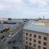 Foto scattata a Courtyard St. Petersburg Vasilievsky da Al A. il 7/19/2020