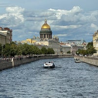 Foto diambil di Moyka River Embankment oleh Al A. pada 8/15/2021