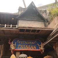 Das Foto wurde bei Restaurant Patakan von V͜͡l͜͡a͜͡d͜͡y͜͡S͜͡l͜͡a͜͡v͜͡a͜͡ am 10/2/2018 aufgenommen