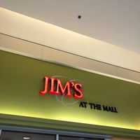 รูปภาพถ่ายที่ Jim’s at the Mall โดย Joel J. เมื่อ 12/30/2017