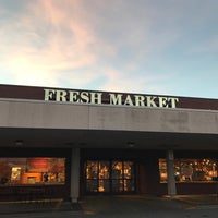Foto tirada no(a) The Fresh Market por Bryan T. em 3/20/2017