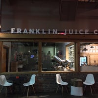 Foto tirada no(a) Franklin Juice Company por Bryan T. em 12/16/2015