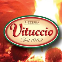 5/16/2014 tarihinde Vituccio Pizzeriaziyaretçi tarafından Vituccio Pizzeria'de çekilen fotoğraf
