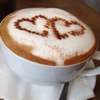 รูปภาพถ่ายที่ Kaffe Caffe โดย Lyka S. เมื่อ 10/26/2014