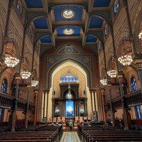 Foto diambil di Central Synagogue oleh Bryce C. pada 10/23/2022