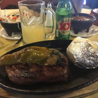 6/9/2017 tarihinde Sylvie M.ziyaretçi tarafından Steak Palenque'de çekilen fotoğraf