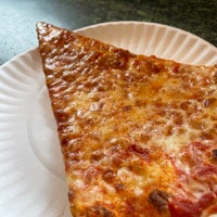 Foto tomada en Joe&amp;#39;s Pizza  por Jennie L. el 12/23/2023